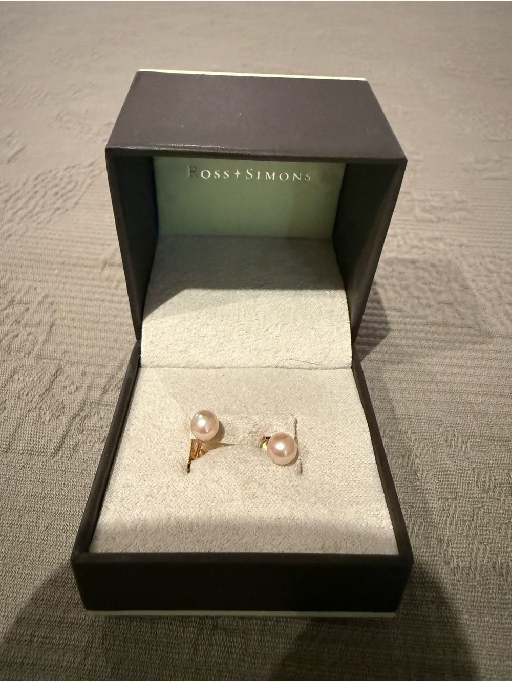 Vintage  Pearl Gold Stud Earrings